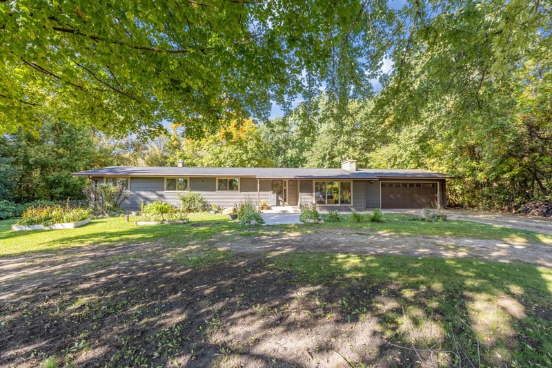 8722 47th St SW, Howard Lake, MN 55349