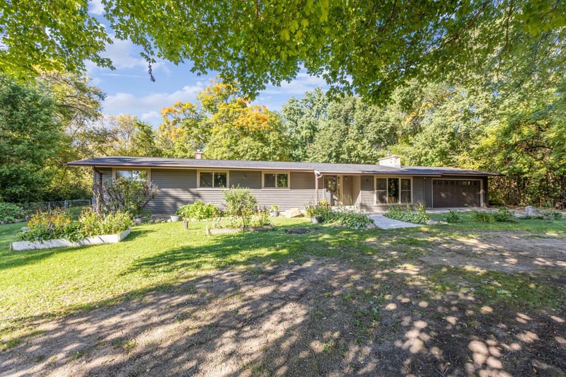 8722 47th St SW, Howard Lake, MN 55349