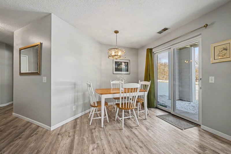 6165 Chasewood Pw #1, Hopkins, MN 55343