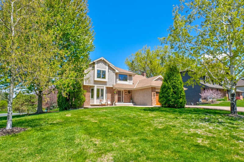 1501 Royal Ln, Arden Hills, MN 55112