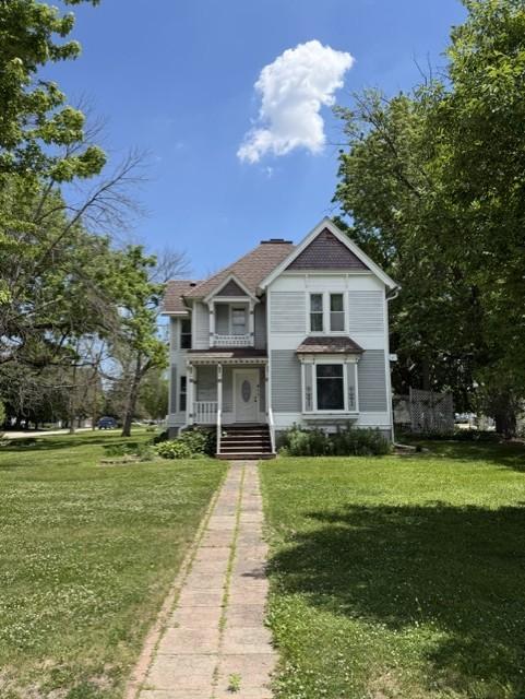 411 2nd St, Lyle, MN 55953