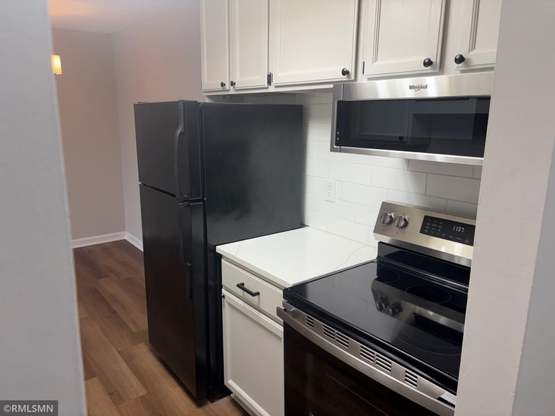 2801 Flag Ave N #323, New Hope, MN 55427