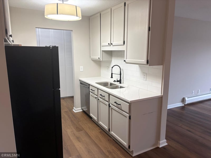 2801 Flag Ave N #323, New Hope, MN 55427