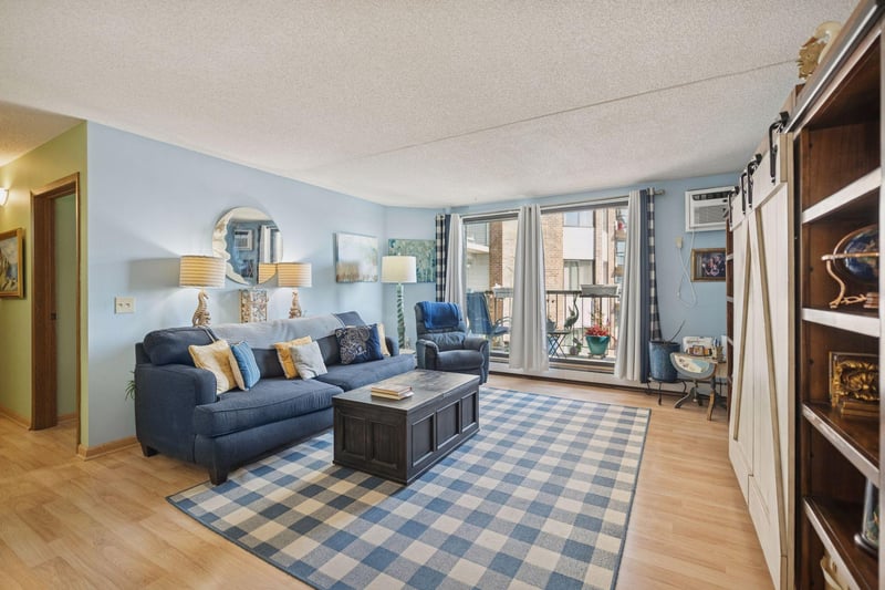 2601 Kenzie Ter #330, Saint Anthony, MN 55418