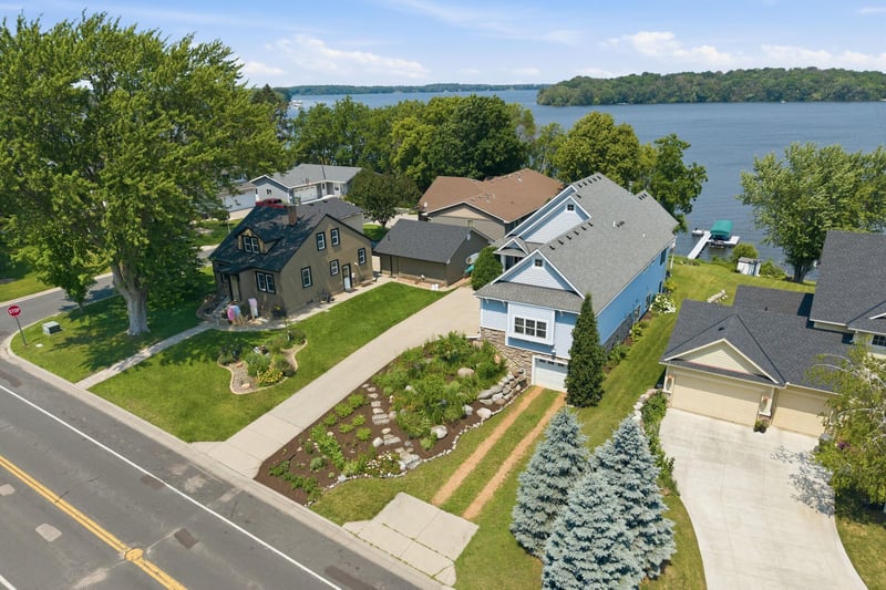 208 E Lake St, Waconia, MN 55387