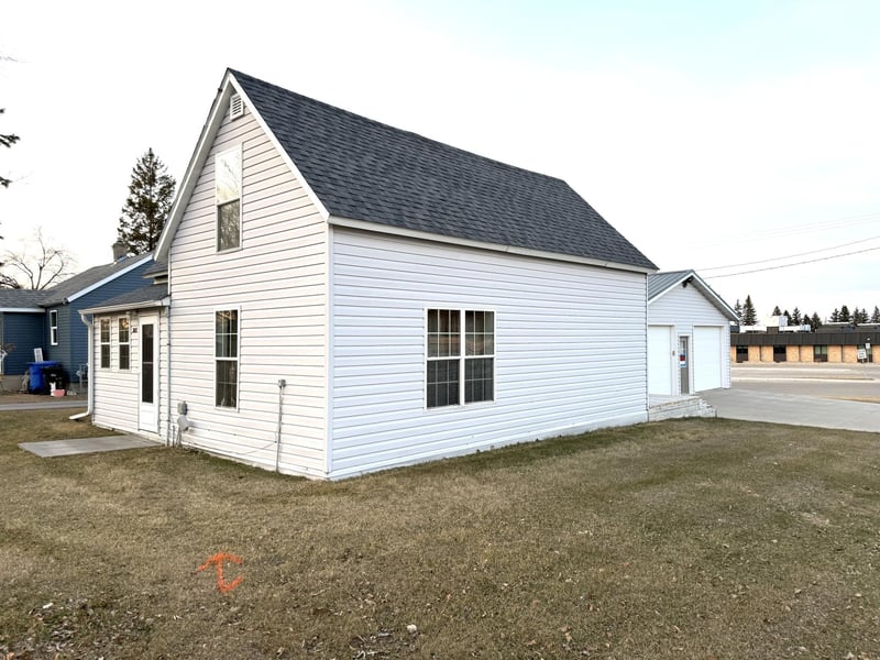 302 W Fir Ave, Frazee, MN 56544