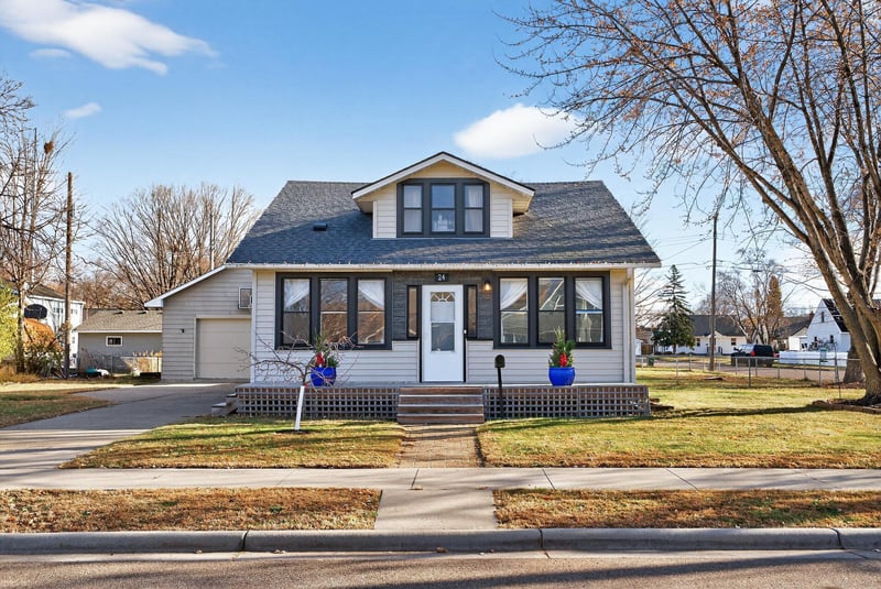 24 3rd Ave SE, Osseo, MN 55369