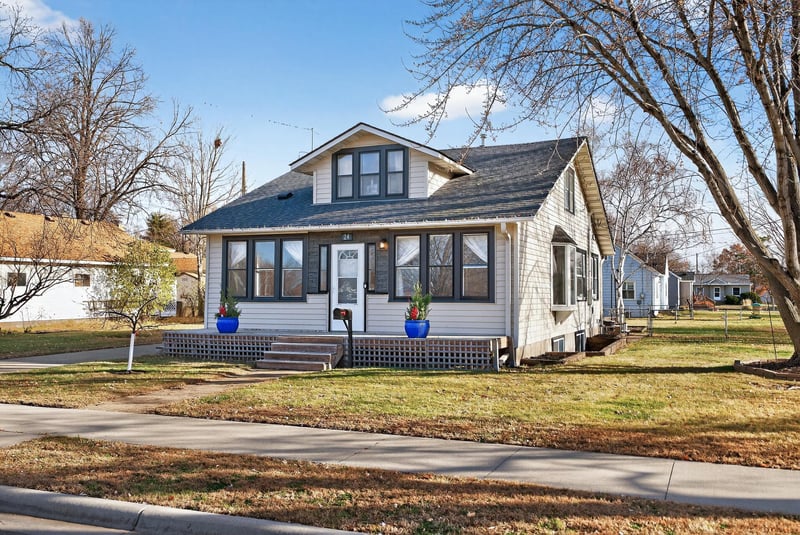 24 3rd Ave SE, Osseo, MN 55369