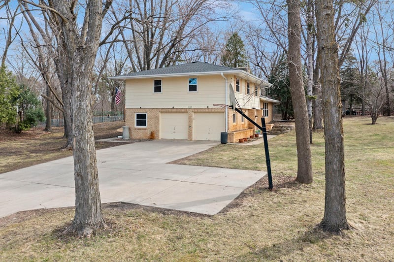 6165 Pleasant Ave, Excelsior, MN 55331