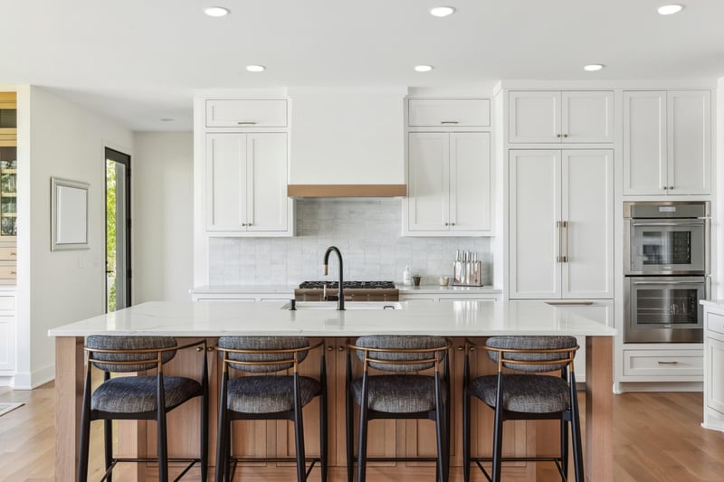138 2nd St, Excelsior, MN 55331