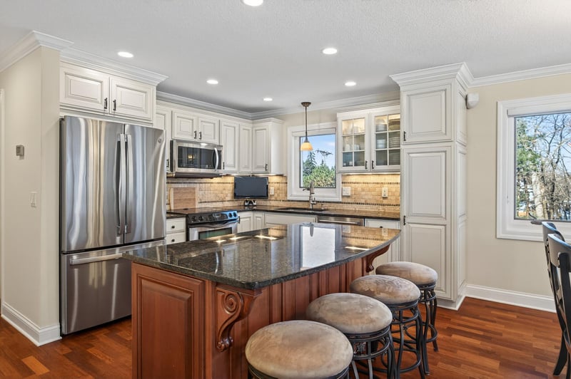2670 Commerce Blvd #202, Mound, MN 55364