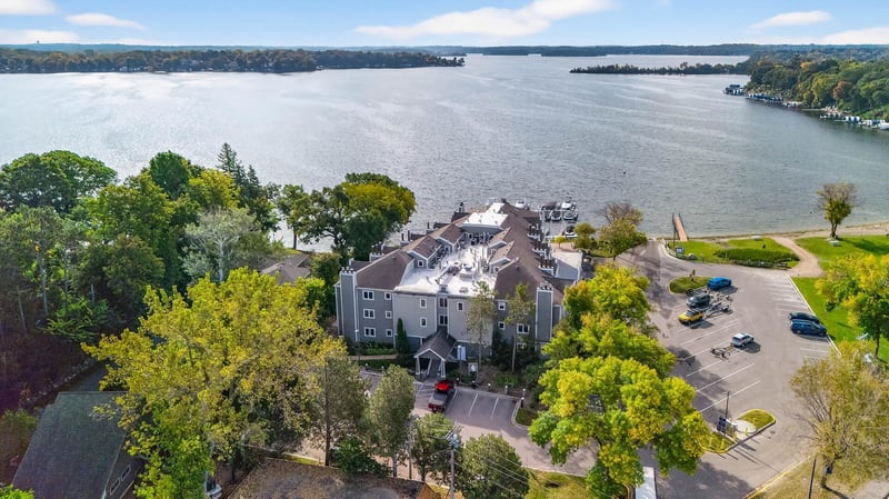2670 Commerce Blvd #202, Mound, MN 55364