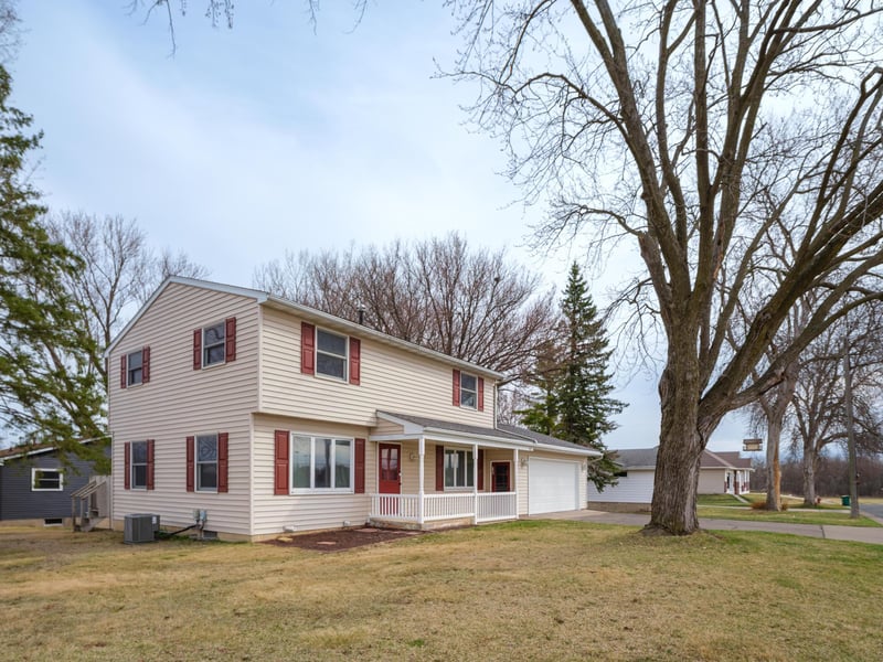 402 5th St SE, Pine Island, MN 55963
