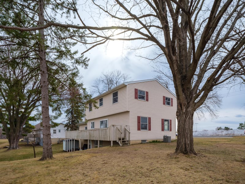 402 5th St SE, Pine Island, MN 55963