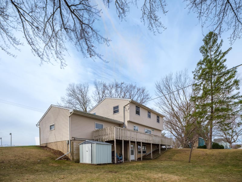 402 5th St SE, Pine Island, MN 55963