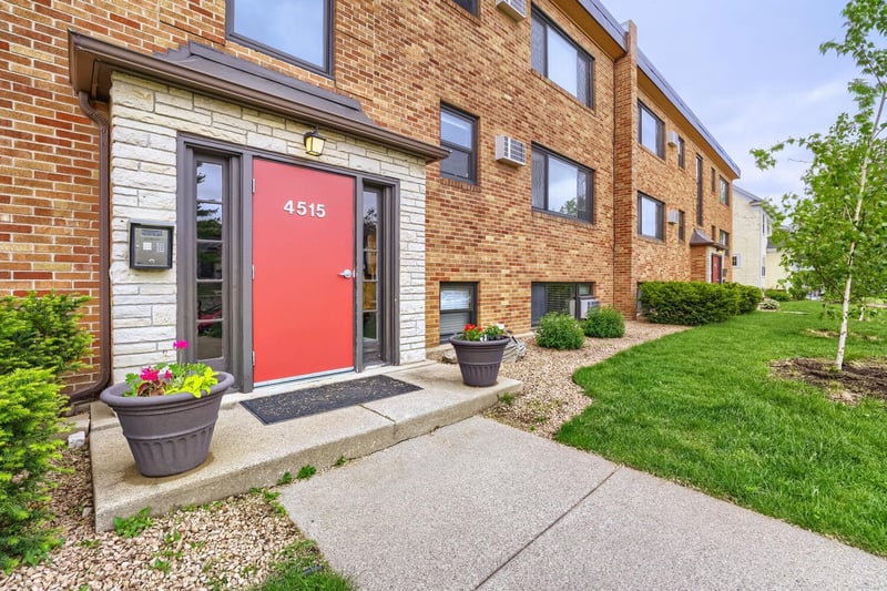 4515 Grand Ave S #103, Minneapolis, MN 55419