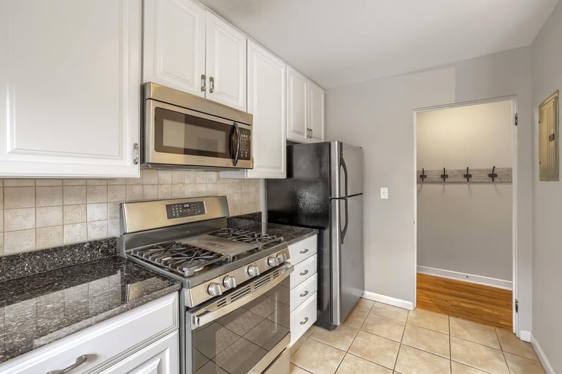4515 Grand Ave S #103, Minneapolis, MN 55419