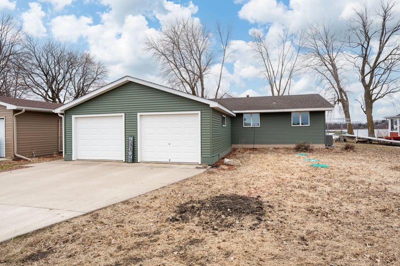 17009 Dickenson Ln, Waterville, MN 56096