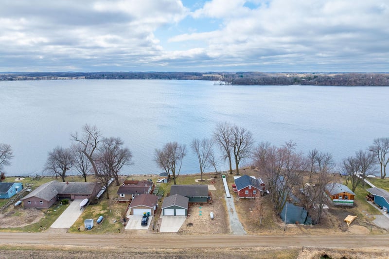 17009 Dickenson Ln, Waterville, MN 56096