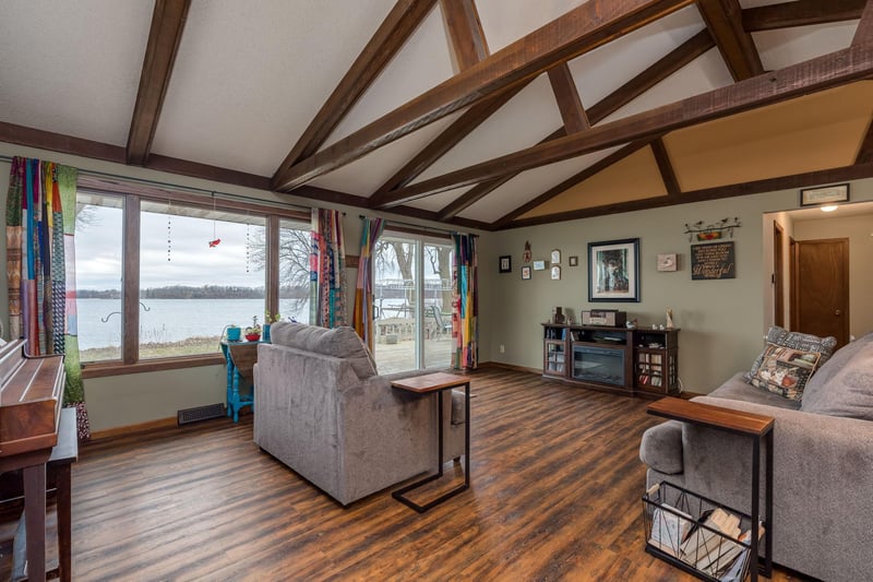 17009 Dickenson Ln, Waterville, MN 56096
