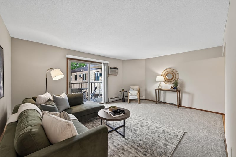 3153 Old Highway 8 #304, Roseville, MN 55418
