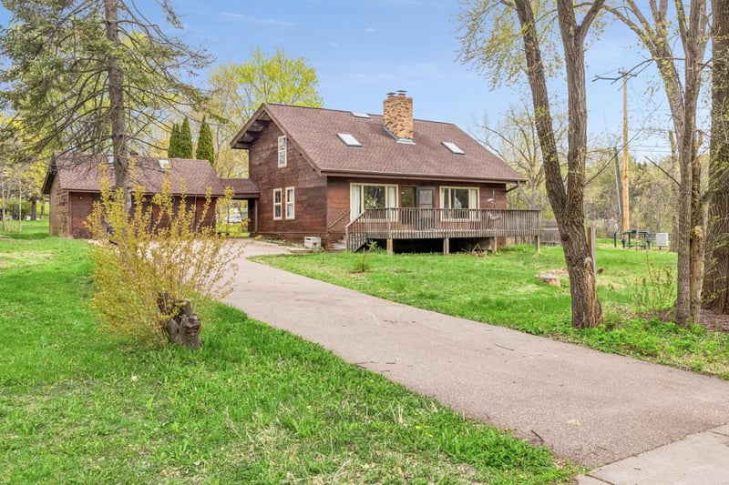 579 County Road B E, Maplewood, MN 55117