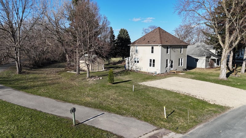 25 2nd St NE, Elgin, MN 55932