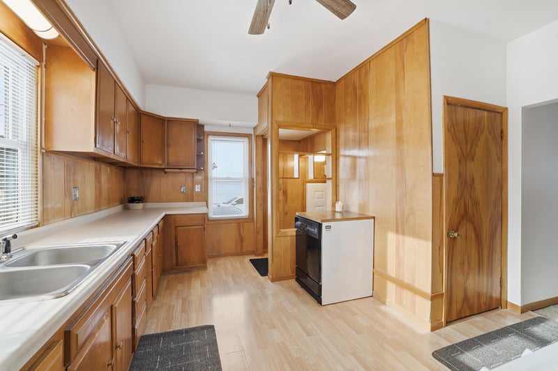 1443 Hazelwood St, Saint Paul, MN 55106