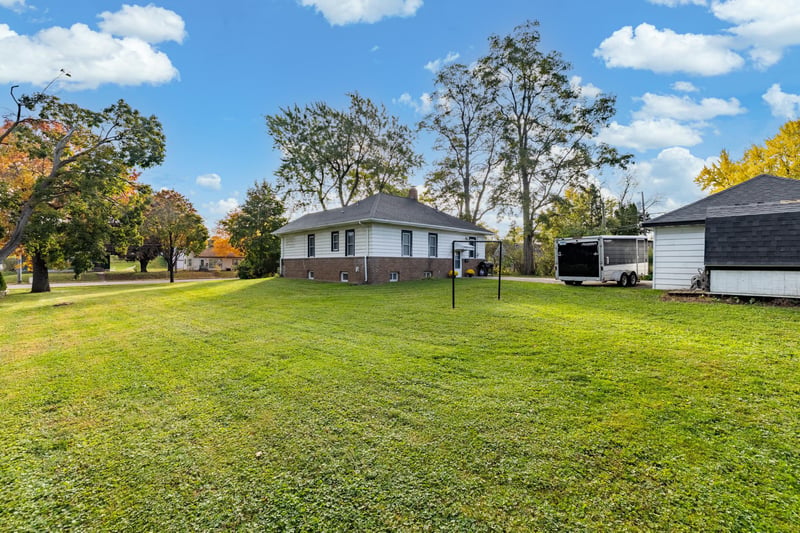 1443 Hazelwood St, Saint Paul, MN 55106
