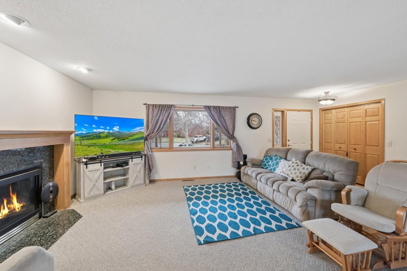 1528 Shore Haven Ct, Menomonie, WI 54751