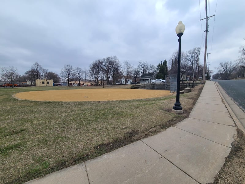 306 5th St W, Hastings, MN 55033