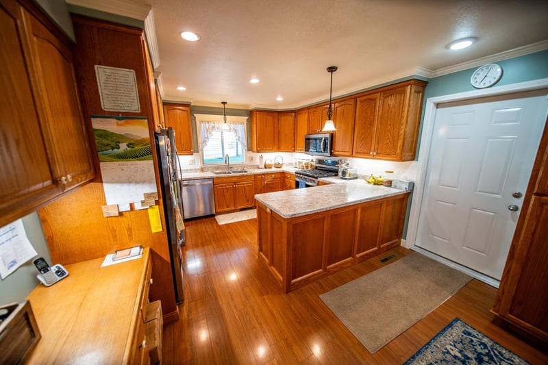 607 Stagecoach Rd, Mantorville, MN 55955