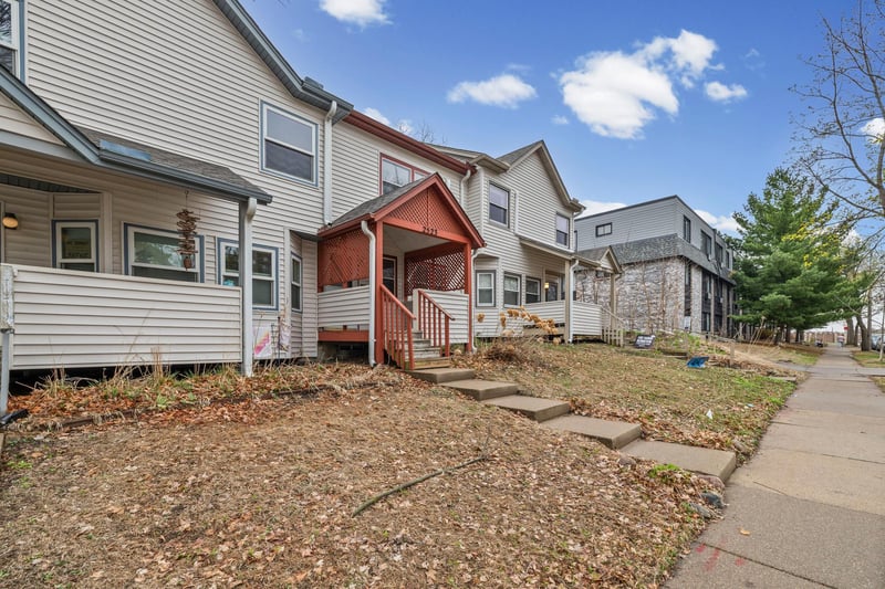 2523 Clinton Ave, Minneapolis, MN 55404