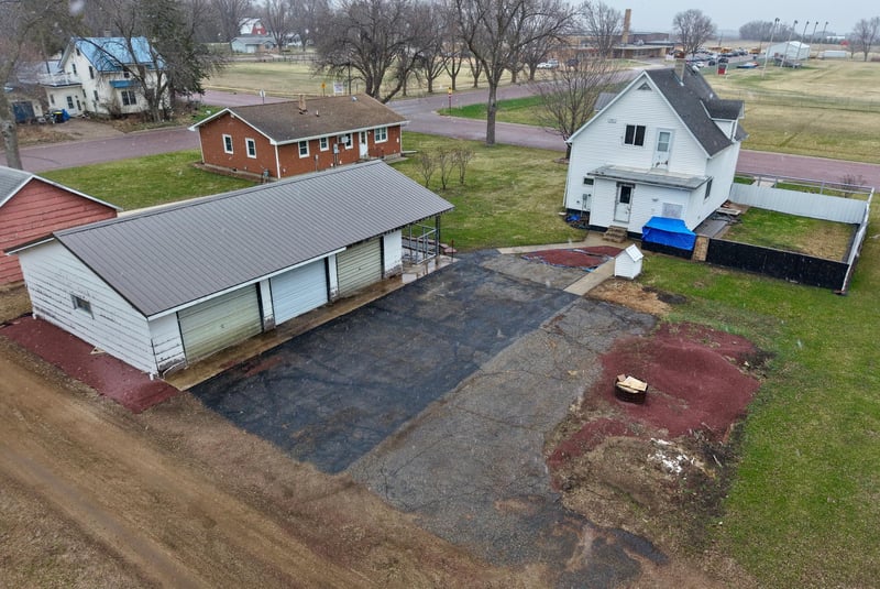 736 Cedar Ave, Westbrook, MN 56183