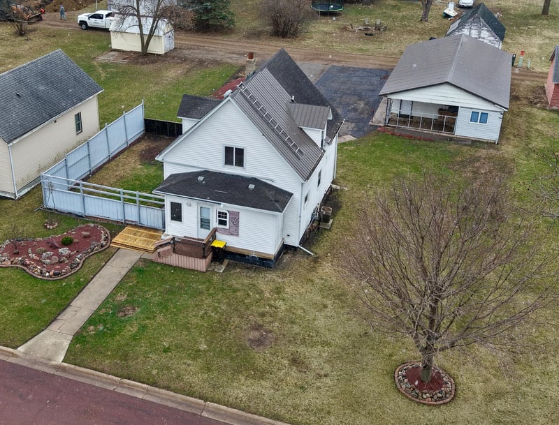 736 Cedar Ave, Westbrook, MN 56183