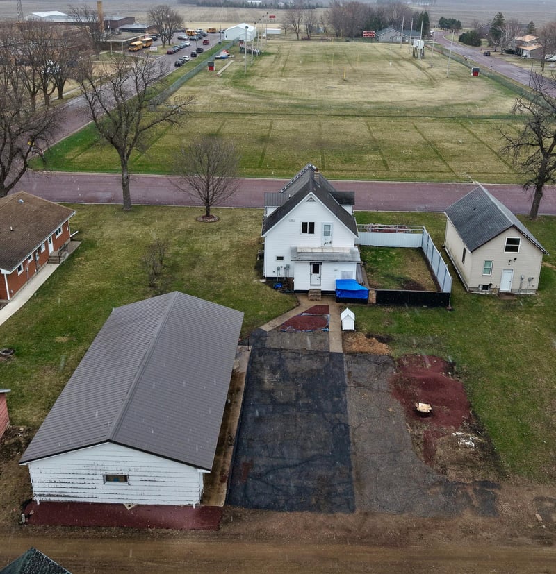 736 Cedar Ave, Westbrook, MN 56183