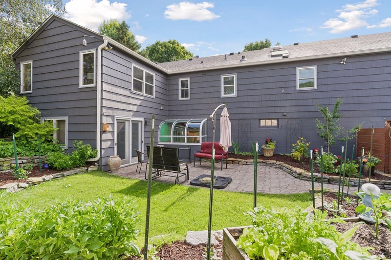 1131 Davern St, Saint Paul, MN 55116