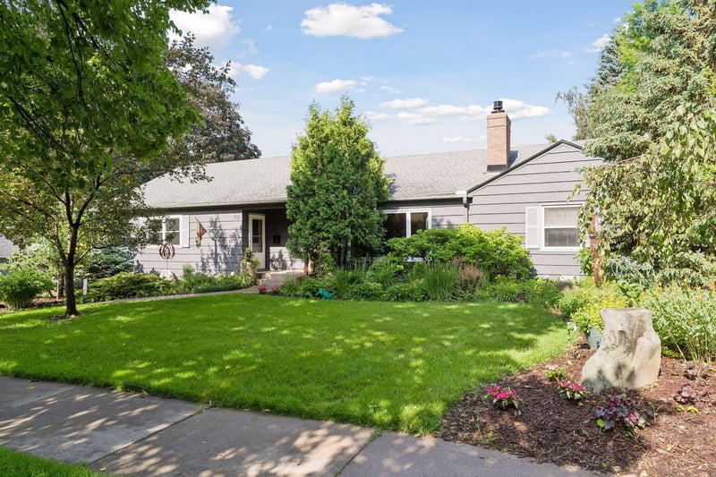 1131 Davern St, Saint Paul, MN 55116