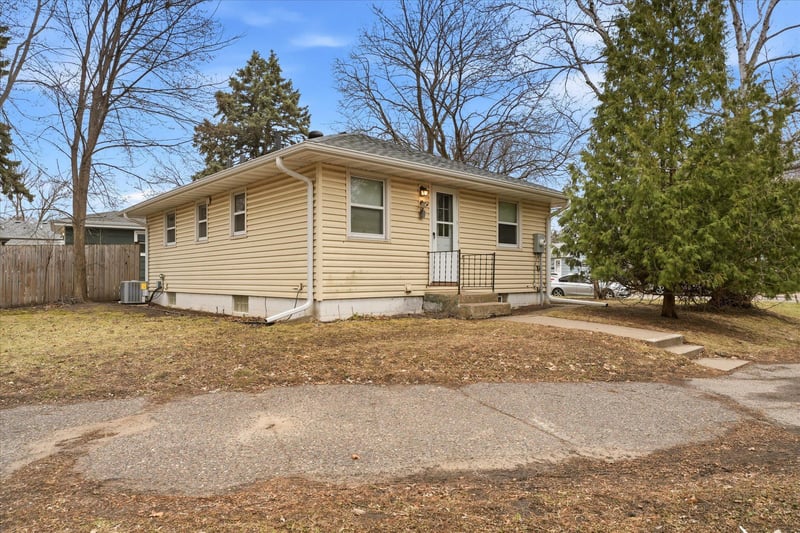 4442 Toledo Avenue N, Robbinsdale, MN 55422