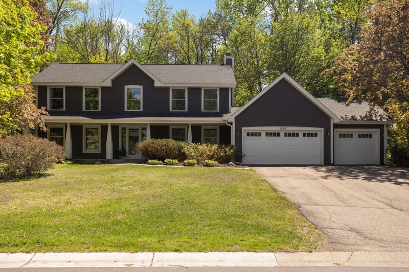 26165 Oak Leaf Trl, Excelsior, MN 55331