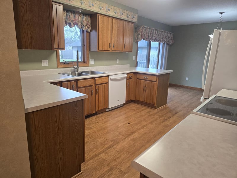614 11th St N, Mountain Lake, MN 56159