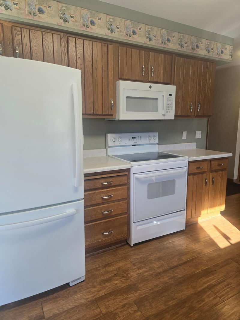614 11th St N, Mountain Lake, MN 56159