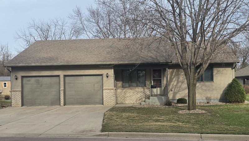 614 11th St N, Mountain Lake, MN 56159