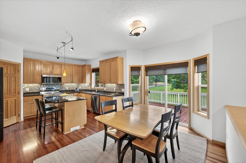 9333 Glacier Rd, Minnetrista, MN 55375