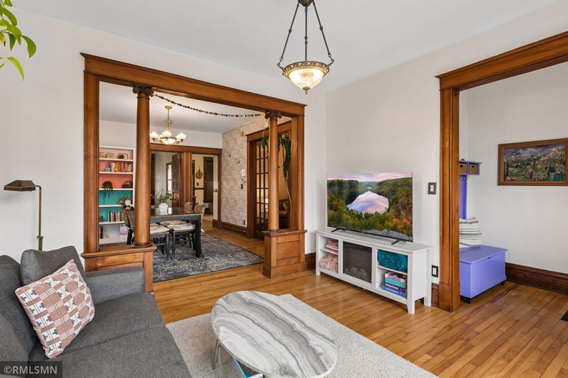 400 8th Ave NE #2, Minneapolis, MN 55413
