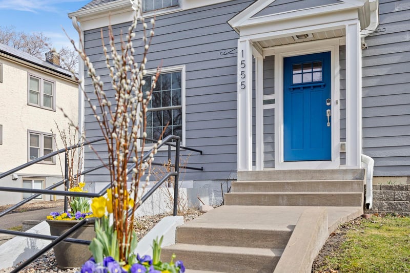 1555 E River Ter, Minneapolis, MN 55414