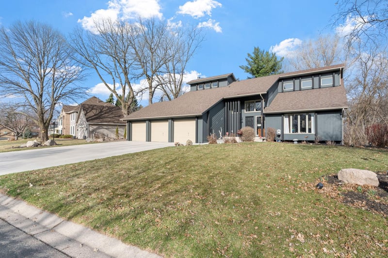 3617 Tanglewood Ct, Eagan, MN 55123