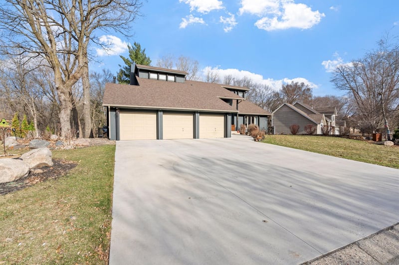 3617 Tanglewood Ct, Eagan, MN 55123