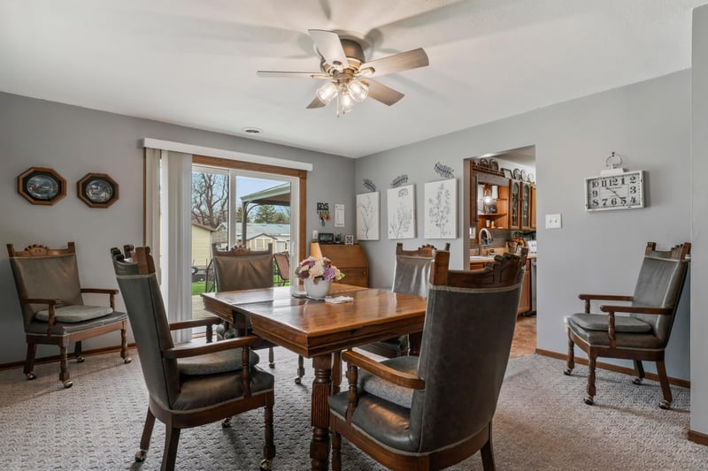521 Arnold St, West Concord, MN 55985