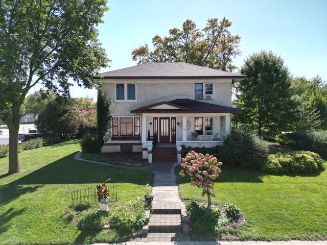 108 W 4th St, Redwood Falls, MN 56283